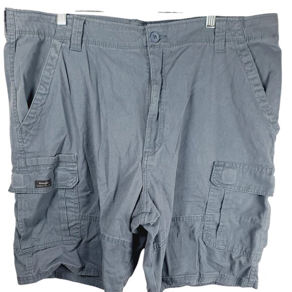 Wrangler Men's Grey Relaxed Fit Flex Above The Knee Cargo Shorts Size 40x10 - Picture 1 of 8